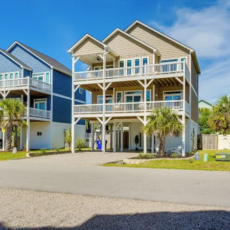 Modern Surf City Beach House w/ Hot Tub!