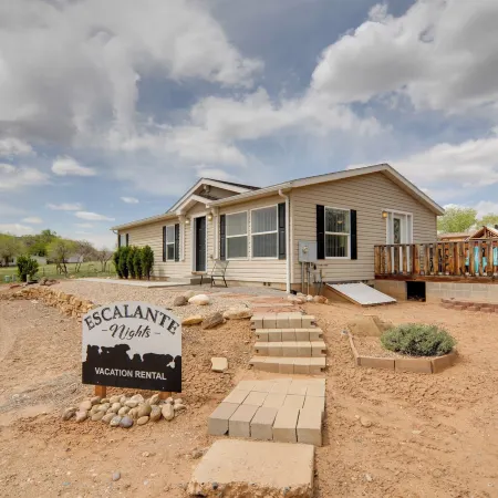 Utah Retreat - Hot Tub, Deck and Near National Parks