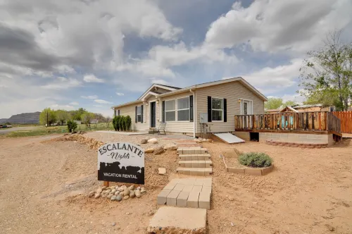 Utah Retreat - Hot Tub, Deck and Near National Parks - 3-Star