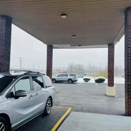 Travelodge by Wyndham Sellersburg / Louisville North