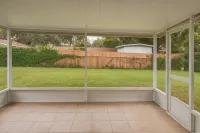 Modern Peaceful Getaway•9 Min to Beach•Fast Wi-Fi Hotels in Holiday