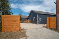 Bright and Clean 3 Bedroom Near Fun Riverwalk - Lejligheder