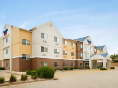 แฟร์ฟิลด์ อินน์แอนด์สวีทส์ บายแมริออท แชมเปญ โรงแรมในแชมเปญ