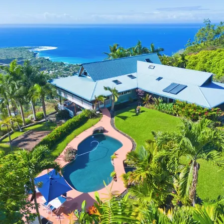 Maka Nui Estate/ Luxury Big Island Ocean View Home above Kealakekua Bay