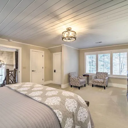 Beautiful Trillium Home Next to Waterfall!