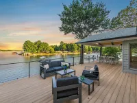 Lakeshore Adrift Hotels in Westport