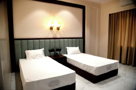 The shark inn Residency Hotels in Rewa