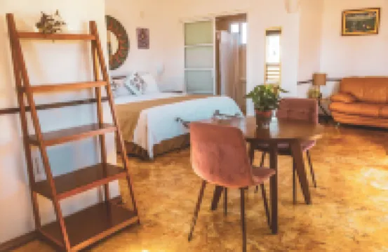 Las Mariposas Hotel & Studios