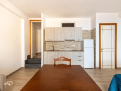 附空調和海景露台的公寓