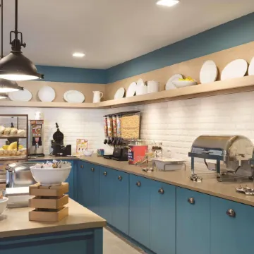 Country Inn & Suites by Radisson, Lawrence, KS