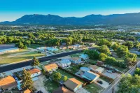 Charming Pet Friendly 2BR Retreat