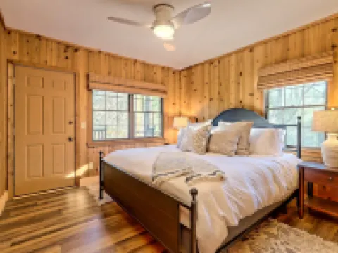 The Spotted Owl Hotels in Highlands