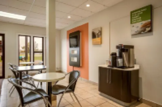 Motel 6 Albert Lea, MN