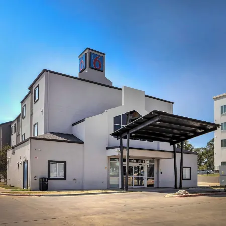 Motel 6 Cedar Park, TX