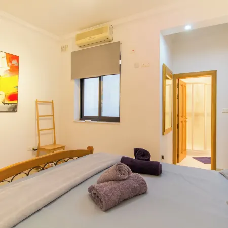 Lovely Apart by the Sea Sliema - Happy Rentals