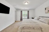 Great Value! New Modern Spacious Home!