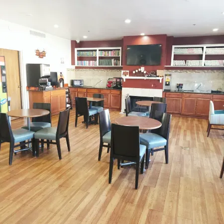 Guest House Inn Medical District Near Texas Tech Univ
