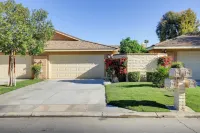 Golf Resort Getaway w/ Pool Access in Palm Desert - バー