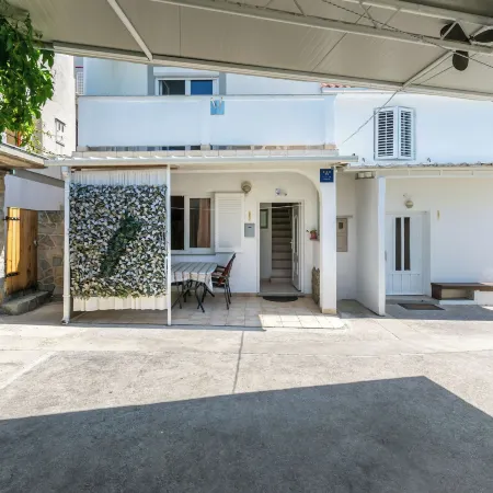 House Nenad