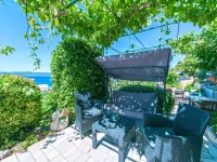 Apartments Robert Hotels in Brela