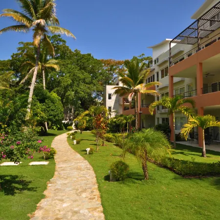 Infiniti Blu Luxury Ocean Front Condos