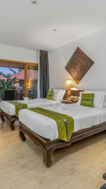 ห้องคอมฟอร์ทเตียงแฝด, 1 ห้องนอน, วิวสระว่ายน้ำ, ปลอดบุหรี่