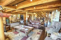 The Boulder Creek Lodge