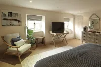The Feathered Nest Inn