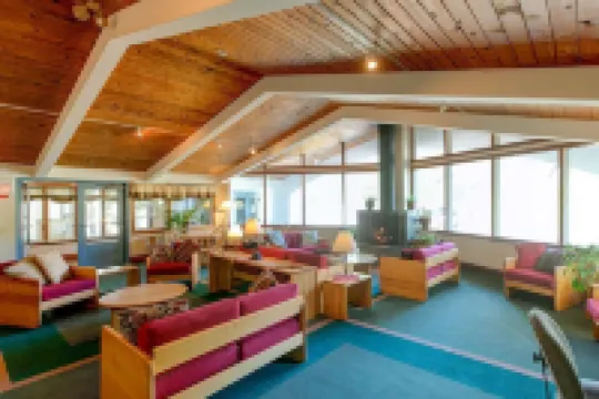 Tälta Lodge, a Bluebird by Lark