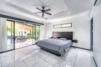 Cozy Two Bedroom Home Uvita - Casa de la Serenidad