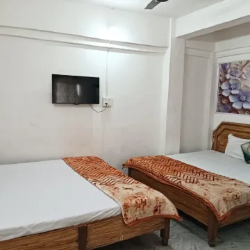 Comfi Stay Hotels near Taj Mahal Palace