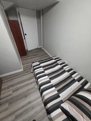 Bright & Cozy 2-Bedroom Main Floor Suite