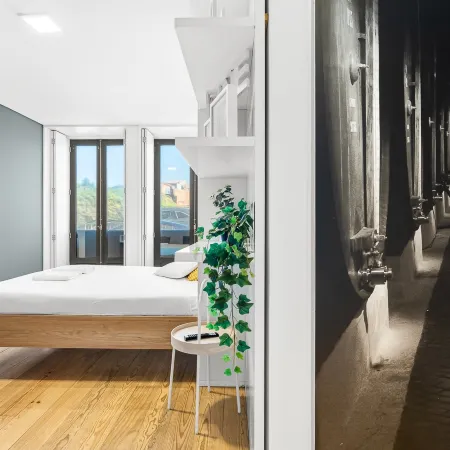 GuestReady - Old City Design - Wine