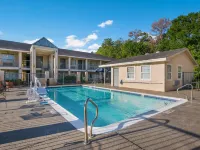 Quality Inn & Suites Lufkin Hotels in Lufkin
