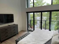 Serene 6-Bedroom Retreat in Tory Hill with Lake Views - balcony