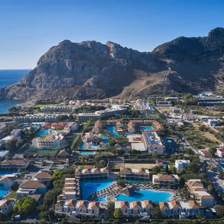 Holiday Village Rhodos by Atlantica Отели рядом с достопримечательностью «Пляж Колимбия»