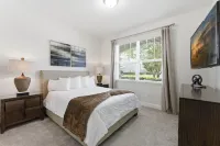 Comfort 6BR Getaway, Private Pool, Great Location