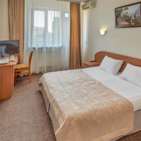 Chernomorye Hotel Отели в г. Туапсе
