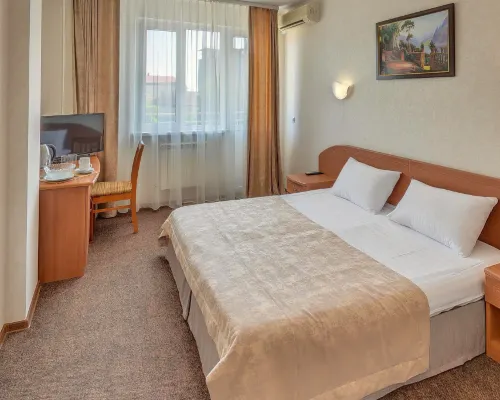 Chernomorye Hotel 圖阿普謝住宿飯店