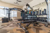 Homey Worker-Friendly 2BR I Pool & Gym - Gym