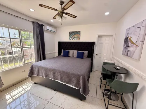 Villas Lazief Business Suites -  Habitaciones en casas particulares