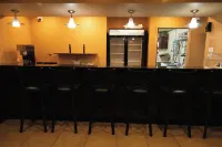 SureStay by Best Western Salem - bar