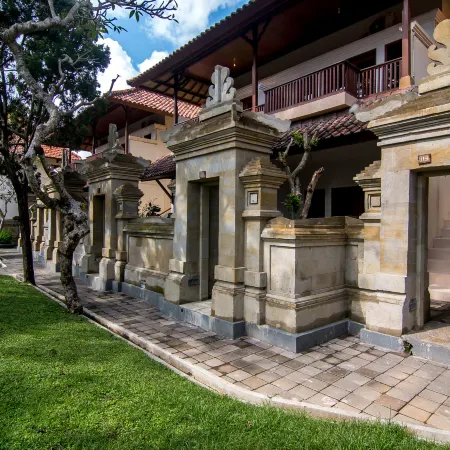 Champlung Sari Hotel Ubud Отели рядом с достопримечательностью «Пенестанан»