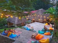 Rustique Rue Mabini - Hostel Hotels in Mabini