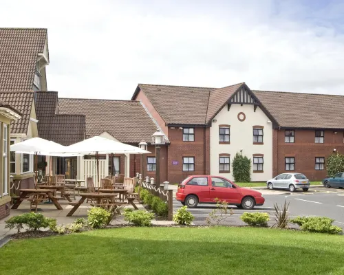 Premier Inn Glasgow (Cambuslang/M74, J2A) Hotels in de buurt van Easterhouse