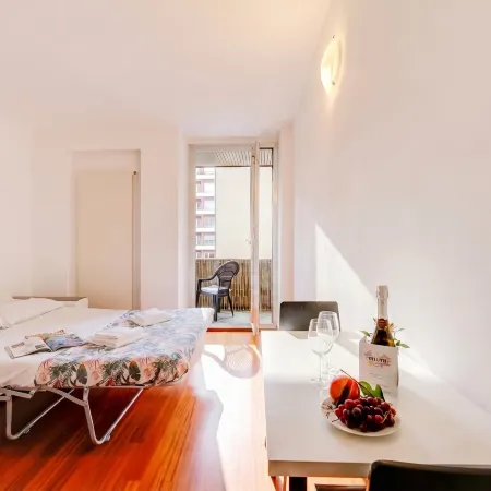 Moonlight - 150m from the Lake - Happy Rentals