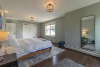 Hidden Gem on Darling Hill  w/ Direct Kingdom Trails Access Luxe Home & Location