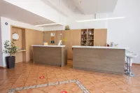 Atlantis Hotel - 2-Star