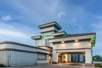 Holiday Inn Port Arthur - Park Central by IHG - Pysäköinti