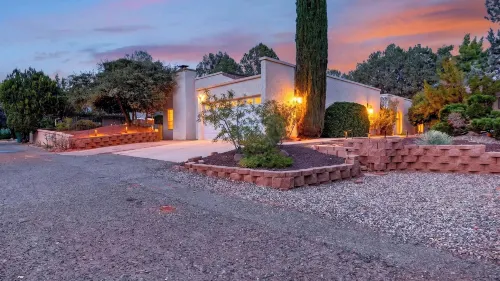 Juniper Hideout by Avantstay Hot Tub + Game Room + Gym + Sauna Sedona, AZ - Maalaistalo